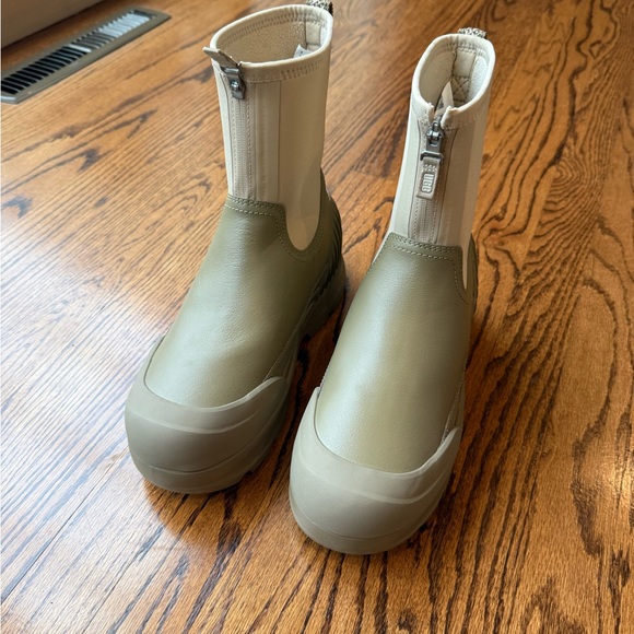 BNWT UGG Neumel x waterproof zip boots - Picture 2 of 6